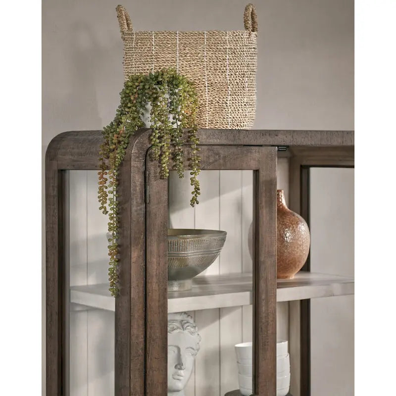 Vitrine moderne avec portes vitrées et étagères ouvertes